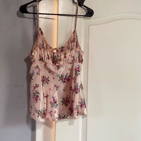 Floral Camisole Top XL Feels Lkke A Juniors Large. - Picture 2 of 3